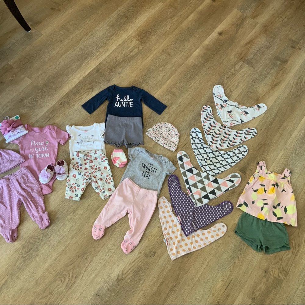 20 piece Baby Clothing Set with Bibs, Onsies & Hats set bundle